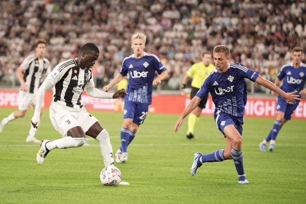 Juventus& x2019; Timothy Weah, Como s Lucas Da Cunha during the Serie A soccer match between Juventus and Como at the Allianz Stadium in Turin, north west Italy - Monday, August 19, 2024. - Soccer .  Copyright: xMarcoxAlpozzi LaPressex