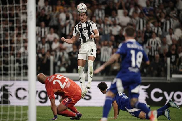 Juventus& x2019; Dusan Vlahovic during the Serie A soccer match between Juventus and Como at the Allianz Stadium in Turin, north west Italy - Monday, August 19, 2024. - Soccer .  Copyright: xMarcoxAlpozzi LaPressex