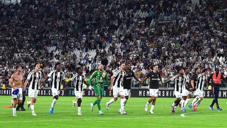 Foto IPP Massimo Rana Torino 19-08-2024 Calcio Campionato di Serie A 2024 2025 Juventus-Como nella foto esulta la juventus Italy Photo Press - World Copyright italy  Copyright: xR4924_italyphotopressx