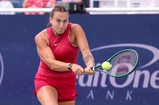 CINCINNATI, OH - AUGUST 19: Aryna Sabalenka of Belarus hits a backhand during the final round of the Cincinnati Open on August 19, 2024, at the Lindner Family Tennis Center in Mason, OH. (Photo by Ian Johnson Icon Sportswire) TENNIS: AUG 19 Cincinnati Open EDITORIAL USE ONLY Icon240819014