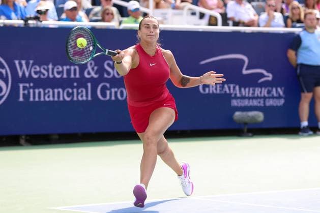 CINCINNATI, OH - AUGUST 19: Aryna Sabalenka of Belarus hits a forehand during the final round of the Cincinnati Open on August 19, 2024, at the Lindner Family Tennis Center in Mason, OH. (Photo by Ian Johnson Icon Sportswire) TENNIS: AUG 19 Cincinnati Open EDITORIAL USE ONLY Icon240819017