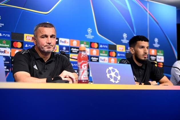 Sport Bilder des Tages Zagreb, 19.08.2024 - Qarabag media conference before the Dinamo - Qarabag Champions League match Croatia, Zagreb, 190824. Maksimir Stadium. Qarabag press conference, PK, Pressekonferenz on the eve of the UEFA Champions League Play-off game Dinamo - Qarabag. In the photo: Gurban Gurbanov and Abdellah Zoubir. Photo: Goran Mehkek CROPIX Zagreb Hrvatska Copyright: xxGoranxMehkekx press_qarabag2-190824