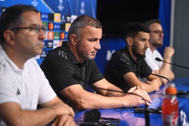 Zagreb, 19.08.2024 - Qarabag media conference before the Dinamo - Qarabag Champions League match Croatia, Zagreb, 190824. Maksimir Stadium. Qarabag press conference, PK, Pressekonferenz on the eve of the UEFA Champions League Play-off game Dinamo - Qarabag. In the photo: Gurban Gurbanov and Abdellah Zoubir. Photo: Goran Mehkek CROPIX Zagreb Hrvatska Copyright: xxGoranxMehkekx press_qarabag6-190824