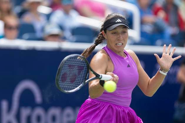 August 19, 2024, Mason, Oh, USA: 2024 Cincinnati Open Tennis, 2024 08 19 - Jessica Pegula plays a ball against Aryna Sabalenka in the women s finals, where Sabalenka won 6-3 7-5. ZUMAPress Mason USA - ZUMAn24_ 20240819_zaf_n24_022 Copyright: xWallyxNellx