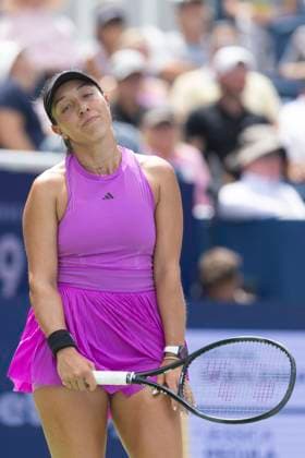 August 19, 2024, Mason, Oh, USA: 2024 Cincinnati Open Tennis, 2024 08 19 - Jessica Pegula plays a ball against Aryna Sabalenka in the women s finals, where Sabalenka won 6-3 7-5. ZUMAPress Mason USA - ZUMAn24_ 20240819_zaf_n24_051 Copyright: xWallyxNellx