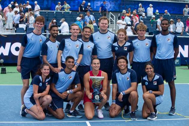 August 19, 2024, Mason, Oh, USA: 2024 Cincinnati Open Tennis, 2024 08 19 - Aryna Sabalenka, with trophy and ball kids; celebrates beating opponent Jessica Pegula in the women s finals, where she won 6-3 7-5. ZUMAPress Mason USA - ZUMAn24_ 20240819_zaf_n24_063 Copyright: xWallyxNellx