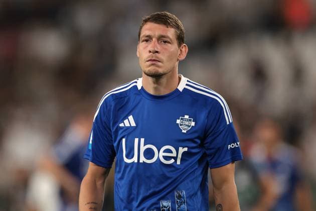 Sport Bilder des Tages Turin, Italy, 19th August 2024. Andrea Belotti of Como 1907 reacts following the final whistle of the Serie A match at Allianz Stadium, Turin. Picture credit should read: Jonathan Moscrop Sportimage EDITORIAL USE ONLY. No use with unauthorised audio, video, data, fixture lists, club league logos or live services. Online in-match use limited to 120 images, no video emulation. No use in betting, games or single club league player publications. SPI-3257-0063