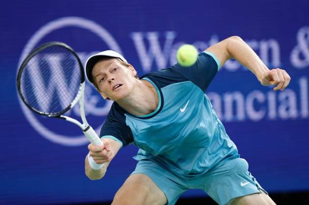 CINCINNATI, OH - AUGUST 19: Jannik Sinner of Italy hits a forehand during the final round of the Cincinnati Open on August 19, 2024, at the Lindner Family Tennis Center in Mason, OH. (Photo by Ian Johnson Icon Sportswire) TENNIS: AUG 19 Cincinnati Open EDITORIAL USE ONLY Icon240819065