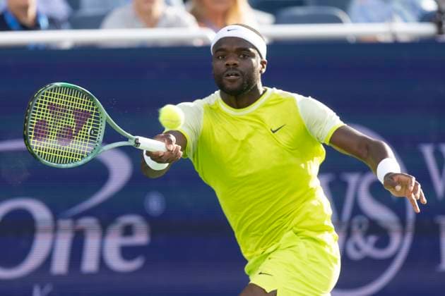 August 19, 2024, Mason, Oh, USA: 2024 Cincinnati Open Tennis, 2024 08 19 - Tiafoe plays a ball against Jannik Sinner. Sinner celebrates beating opponent Francis Tiafoe in the men s finals, where he won 7-6 6-2. ZUMAPress Mason USA - ZUMAn24_ 20240819_zaf_n24_107 Copyright: xWallyxNellx