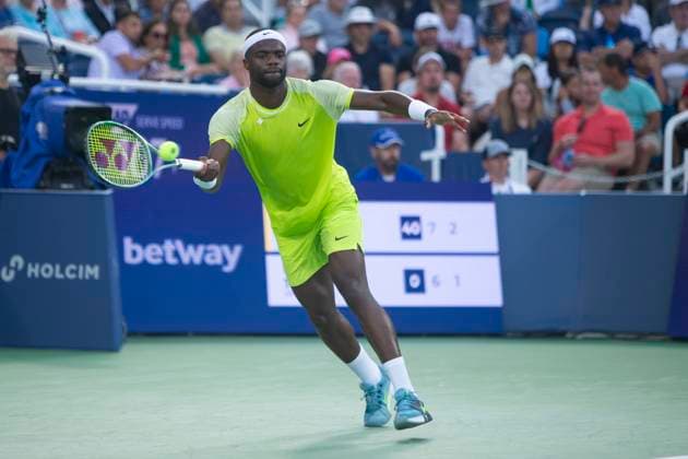 August 19, 2024, Mason, Oh, USA: 2024 Cincinnati Open Tennis, 2024 08 19 - Tiafoe plays a ball against Jannik Sinner. Sinner celebrates beating opponent Francis Tiafoe in the men s finals, where he won 7-6 6-2. ZUMAPress Mason USA - ZUMAn24_ 20240819_zaf_n24_113 Copyright: xWallyxNellx