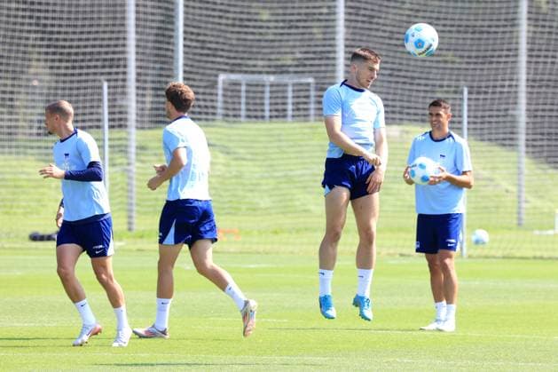DEU, DFL, 2 FBL Hertha BSC, Training, 20 08 2024, Sportforum, Berlin, DEU, DFL, 2 FBL Hertha BSC, Training, im Bild Jonjoe Kenny Hertha BSC Berlin 16 , Smail Prevljak Hertha BSC Berlin 9 DFL regulations prohibit any use of Photographs as image sequences and or quasi video Foto Juergen Engler nordphoto GmbH nordphotoxGmbHx xEngler nph00076
