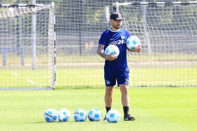 DEU, DFL, 2 FBL Hertha BSC, Training, 20 08 2024, Sportforum, Berlin, DEU, DFL, 2 FBL Hertha BSC, Training, im Bild Co Trainer Patrick Ebert Hertha BSC Berlin DFL regulations prohibit any use of Photographs as image sequences and or quasi video Foto Juergen Engler nordphoto GmbH nordphotoxGmbHx xEngler nph00076