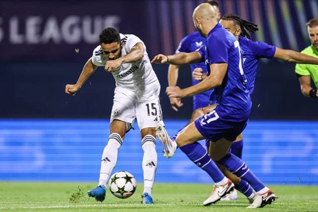 GNK Dinamo Zagreb v Qarabag - UEFA Champions Qualifying Play-Off: First Leg ZAGREB, CROATIA - AUGUST 20: Leandro Andrade of Qarabag in action against Josip Misic of Dinamo Zagreb during the UEFA Champions Qualifying Play-Off First Leg match between GNK Dinamo Zagreb and Qarabag at Stadion Maksimir on August 20, 2024 in Zagreb, Croatia.  LukaxStanzl PIXSELL