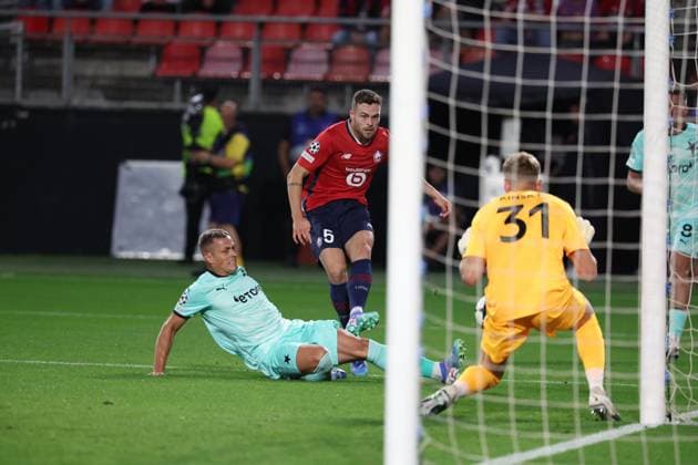 VALENCIENNES - LOSC - LILLE - SLAVIA PRAGUE - LIGUE DES CHAMPIONS PHOTOPQR VOIX DU NORD PASCAL BONNIERE ; 20 08 2024 ; VALENCIENNES 20.08.2024 - football - barrage aller de la ligue des champions entre le LOSC ( LILLE ) et le Slavia Prague au stade du Hainaut . PHOTO PASCAL BONNIERE LA VOIX DU NORD aug 20th 2024 football - first leg play-off of the Champions League between LOSC (LILLE) and Slavia Prague France  Copyright: xPHOTOPQR VOIXxDUxNORD MAXPPPxPASCALxBONNIEREx 20240820VDN6386 20240820VDN6386