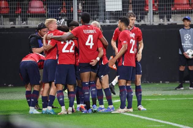 Joie des joueurs du LOSC sur le but de Jonathan DAVID (LOSC Lille) lors du match LOSC Lille vs Slavia Prague, Barrages Ligue des Champions, stade du Hainaut Valenciennes, le 20 août 2024 - photo Laurent Sanson Panoramic FOOTBALL : LOSC Lille vs Slavia Prague - Play-offs Barrages Ligue des Champions 20 08 2024 LaurentSanson Panoramic 