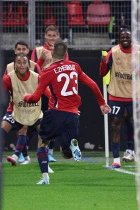 But de Edon ZHEGROVA (LOSC Lille) et joie des joueurs du LOSC lors du match LOSC Lille vs Slavia Prague, Barrages Ligue des Champions, stade du Hainaut Valenciennes, le 20 août 2024 - photo Laurent Sanson Panoramic FOOTBALL : LOSC Lille vs Slavia Prague - Play-offs Barrages Ligue des Champions 20 08 2024 LaurentSanson Panoramic