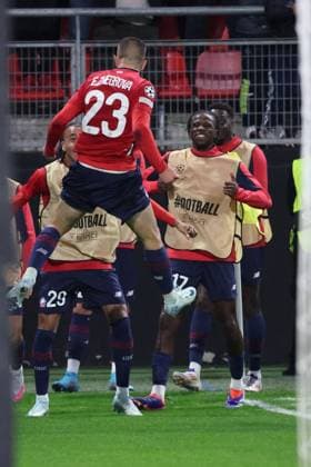 But de Edon ZHEGROVA (LOSC Lille) et joie des joueurs du LOSC lors du match LOSC Lille vs Slavia Prague, Barrages Ligue des Champions, stade du Hainaut Valenciennes, le 20 août 2024 - photo Laurent Sanson Panoramic FOOTBALL : LOSC Lille vs Slavia Prague - Play-offs Barrages Ligue des Champions 20 08 2024 LaurentSanson Panoramic