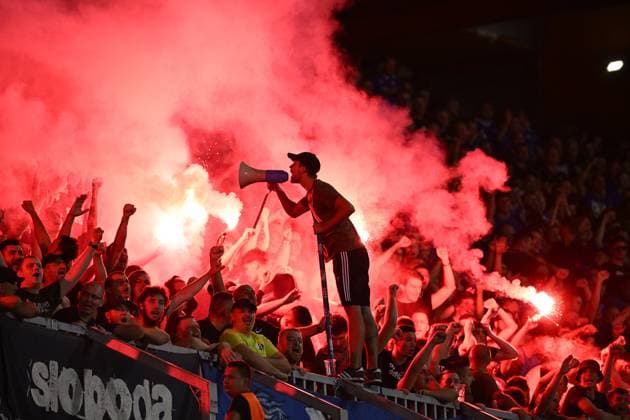 Sport Bilder des Tages Croatia, Zagreb, 200824. Maksimir Stadium. The first match of the Champions League playoffs, Dinamo - Qarabag. In the photo: fans BBB. Photo: Goran Mehkek CROPIX Hrvatska Copyright: xxGoranxMehkekx dinamo_qarabag94-200824