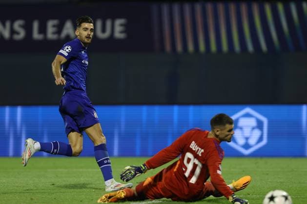 Zagreb, 20.08.2024. - Stadion Maksimir, UEFA CHAMPIONS LEAGUE - 2024 25 Play-offs 1st leg - GNK Dinamo (blue) - QarabaÄü FK (white) 3:0 Sandro Kulenovic (17) vs Fabijan Buntic (GK-97) 