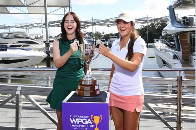 AUSTRALIAN WPGA ANNOUNCEMENT, Golfers Karis Davidson and Sarah Hammett pose for a photo during a WPGA Tour of Australasia announcement at Sanctuary Cove, Gold Coast, Wednesday, August 21, 2024. ( NO ARCHIVING, EDITORIAL USE ONLY, NO USE IN BOOKS WITHOUT CONSENT GOLD COAST QLD AUSTRALIA  Copyright: xJONOxSEARLEx 20240821136405314300