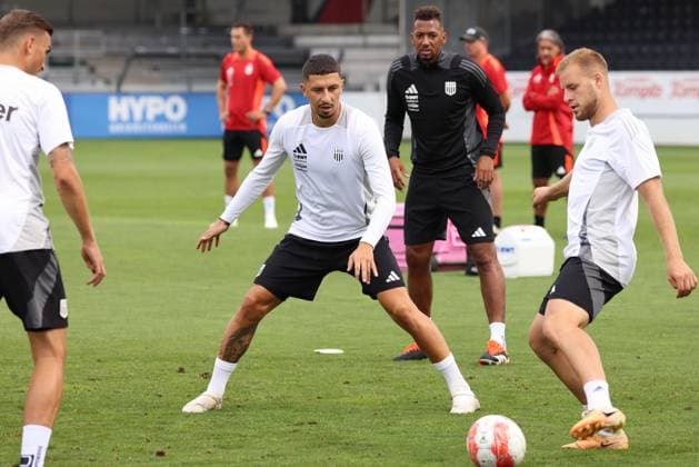 SOCCER - UEFA EL, LASK vs Bukarest LINZ,AUSTRIA,21.AUG.24 - SOCCER - UEFA Europa League, qualification, Linzer ASK vs FCSB Bukarest, preview, training LASK. Image shows Robert Zulj (LASK).  GEPAxpictures xMathiasxMandl
