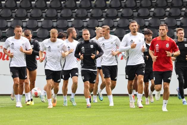 SOCCER - UEFA EL, LASK vs Bukarest LINZ,AUSTRIA,21.AUG.24 - SOCCER - UEFA Europa League, qualification, Linzer ASK vs FCSB Bukarest, preview, training LASK. Image shows the team of LASK.  GEPAxpictures xMathiasxMandl