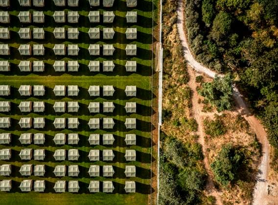 ZANDVOORT - A drone photo of a temporary campsite in the run-up to the Dutch Grand Prix. The Formula 1 circus is settling in the Dutch seaside resort again. ANP REMKO DE WAAL xVIxANPxSportx xxANPxIVx 506434936 originalFilename: 506434936.jpg