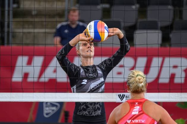 Beach Pro Tour Elite 16 Hamburg, 21 08 2024 Sarah Schneider GER Beach Pro Tour Elite 16, Hamburg, Stadion Am Rothenbaum on 21 08 2024 Copyright: xBEAUTIFULxSPORTS PeterxWeberx