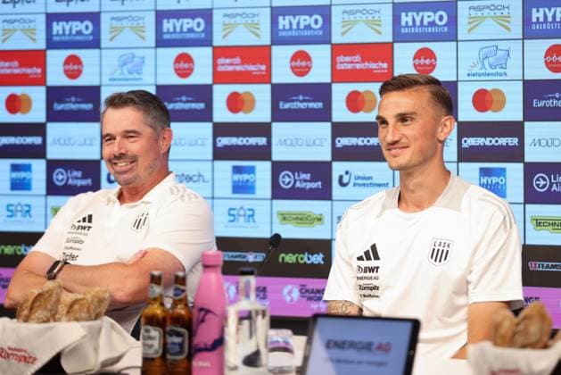 SOCCER - UEFA EL, LASK vs Bukarest LINZ,AUSTRIA,21.AUG.24 - SOCCER - UEFA Europa League, qualification, Linzer ASK vs FCSB Bukarest, preview, press conference, PK, Pressekonferenz LASK. Image shows head coach Thomas Darazs and Philipp Ziereis (LASK).  GEPAxpictures xMathiasxMandl