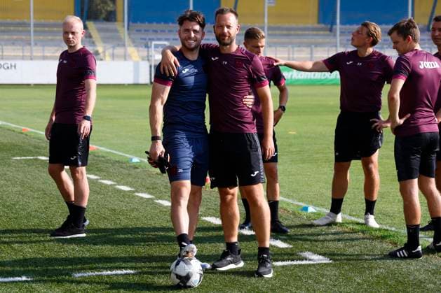 Dinamo Minsk v RSC Anderlecht - UEFA Europa League - media activities MEZOKOVESD, HUNGARY - AUGUST 21 : Coosemans Colin goalkeeper of RSC Anderlecht and Wattez Tim physio of RSC Anderlecht pictured during a training session prior to the UEFA Europa League Play-offs1st leg match between Dinamo Minsk and RSC Anderlecht on August 21, 2024 in Mezokovesd, Hungary, 21 08 2024 Mezokovesd Hungary  Copyright: xJanxDexMeuleneirx
