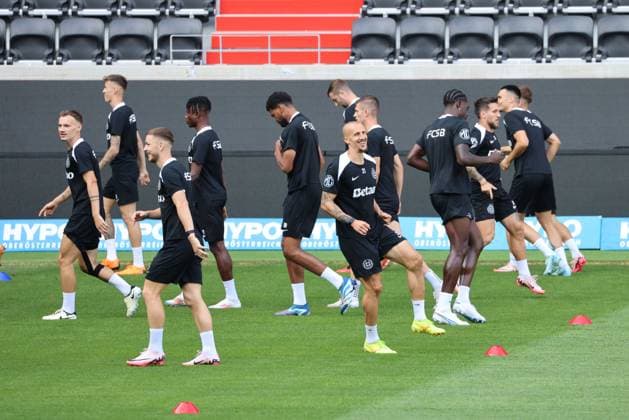 SOCCER - UEFA EL, LASK vs Bukarest LINZ,AUSTRIA,21.AUG.24 - SOCCER - UEFA Europa League, qualification, Linzer ASK vs FCSB Bukarest, preview, training Bukarest. Image shows the team of Bukarest.  GEPAxpictures xMathiasxMandl