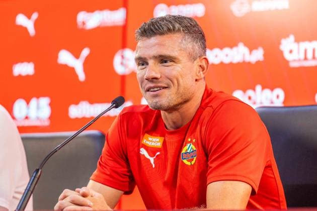 SOCCER - UEFA EL, Braga vs Rapid BRAGA,PORTUGAL,21.AUG.24 - SOCCER - UEFA Europa League, qualification, SC Braga vs SK Rapid Wien, preview, press conference, PK, Pressekonferenz Image shows head coach Robert Klauss (Rapid).  GEPAxpictures xKevinxHackner