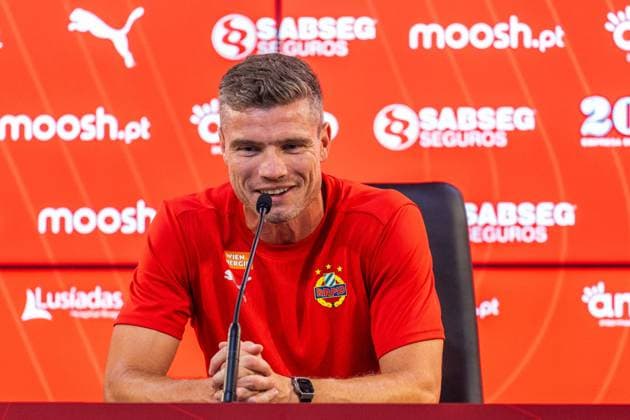SOCCER - UEFA EL, Braga vs Rapid BRAGA,PORTUGAL,21.AUG.24 - SOCCER - UEFA Europa League, qualification, SC Braga vs SK Rapid Wien, preview, press conference, PK, Pressekonferenz Image shows head coach Robert Klauss (Rapid).  GEPAxpictures xKevinxHackner