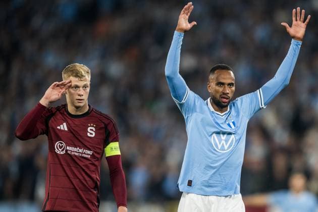 240821 Jakub Pesek of Sparta Prague and Isaac Kiese Thelin of Malmö FF during the UEFA Champions League football match between Malmö FF and Sparta Prague on August 21, 2024 in Malmö Photo Christoffer Borg Mattisson BILDBYRAN COP 261 CO0456 fotboll football soccer fotball champions league malmö ff sparta prag bbeng play off  Copyright: CHRISTOFFERxBORGxMATTISSON BB240821CB021