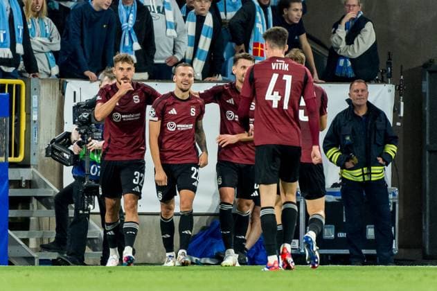 240821 Lukas Haraslin of Sparta Prague celebrate with teammates after the 1 0 goal during the UEFA Champions League football match between Malmö FF and Sparta Prague on August 21, 2024 in Malmö Photo Christian Örnberg BILDBYRAN COP 166 CO0456 fotboll football soccer fotball champions league malmö ff sparta prag bbeng play off bbauto jubel  Copyright: CHRISTIANxÖRNBERG BB240821CO049