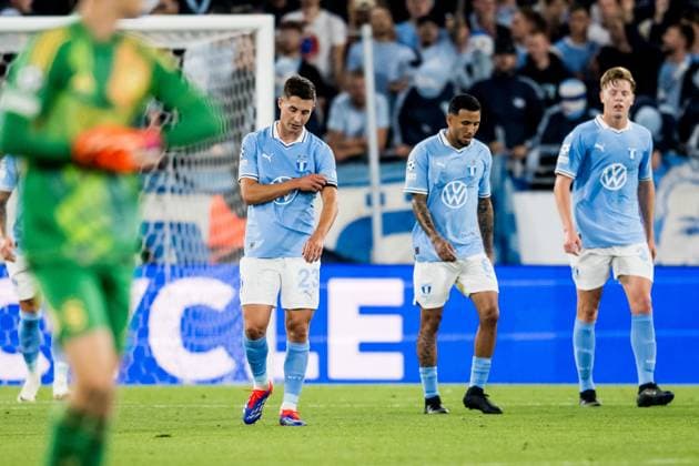 240821 Lasse Berg Johnsen, Sergio Pena and Nils Zetterström of Malmö FF look dejected during the UEFA Champions League football match between Malmö FF and Sparta Prague on August 21, 2024 in Malmö Photo Christoffer Borg Mattisson BILDBYRAN COP 261 CO0456 fotboll football soccer fotball champions league malmö ff sparta prag bbeng play off depp  Copyright: CHRISTOFFERxBORGxMATTISSON BB240821CB029