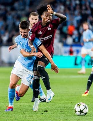 240821 Lasse Berg Johnsen of Malmö FF and Angelo Preciado of Sparta Prague during the UEFA Champions League football match between Malmö FF and Sparta Prague on August 21, 2024 in Malmö Photo Christian Örnberg BILDBYRAN COP 166 CO0456 fotboll football soccer fotball champions league malmö ff sparta prag bbeng play off bbauto  Copyright: CHRISTIANxÖRNBERG BB240821CO054