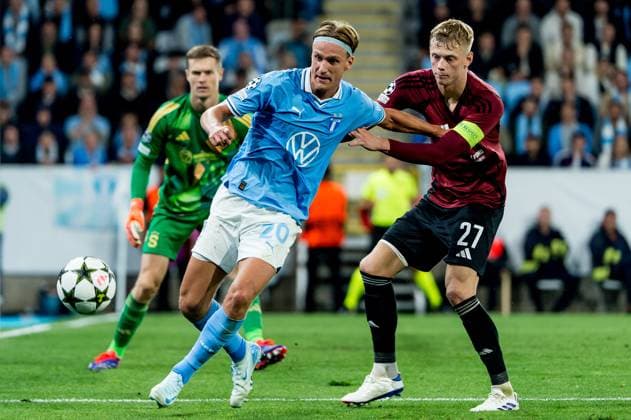 240821 Otto Rosengren of Malmö FF and Victor Olatunji of Sparta Prague during the UEFA Champions League football match between Malmö FF and Sparta Prague on August 21, 2024 in Malmö Photo Christian Örnberg BILDBYRAN COP 166 CO0456 fotboll football soccer fotball champions league malmö ff sparta prag bbeng play off bbauto  Copyright: CHRISTIANxÖRNBERG BB240821CO059