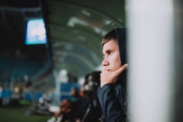 UEFA Champions League Play Off: Dynamo Kyiv - FC Salzburg LUBLIN, POLAND - AUGUST 21: Petar Ratkov of FC Salzburg is seen during the pitch inspection prior to the UEFA Champions League play off first leg match Dynamo Kyiv vs FC Salzburg on August 21, 2024 in Lublin, Poland. Copyright: xAndreasxSchaadx-xFCxRedxBullxSalzburgx _AS15811LR