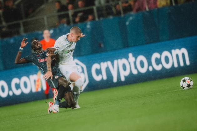 UEFA Champions League Play Off: Dynamo Kyiv - FC Salzburg LUBLIN, POLAND - AUGUST 21: Moussa Yeo of FC Salzburg performs during the UEFA Champions League play off first leg match Dynamo Kyiv vs FC Salzburg on August 21, 2024 in Lublin, Poland. Copyright: xAndreasxSchaadx-xFCxRedxBullxSalzburgx _AS15979LR