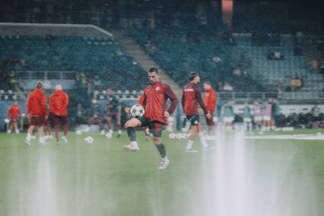 UEFA Champions League Play Off: Dynamo Kyiv - FC Salzburg LUBLIN, POLAND - AUGUST 21: Oscar Gloukh of FC Salzburg is seen during the warm-up session prior to the UEFA Champions League play off first leg match Dynamo Kyiv vs FC Salzburg on August 21, 2024 in Lublin, Poland. Copyright: xAndreasxSchaadx-xFCxRedxBullxSalzburgx DSC_3472LR