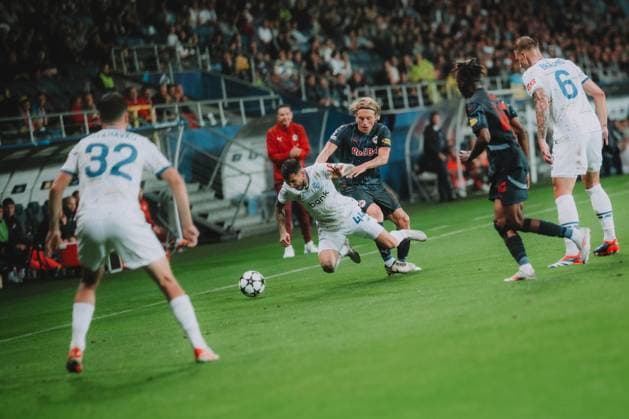 UEFA Champions League Play Off: Dynamo Kyiv - FC Salzburg LUBLIN, POLAND - AUGUST 21: Mads Bidstrup of FC Salzburg performs during the UEFA Champions League play off first leg match Dynamo Kyiv vs FC Salzburg on August 21, 2024 in Lublin, Poland. Copyright: xAndreasxSchaadx-xFCxRedxBullxSalzburgx DSC_3956LR