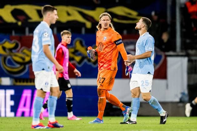 240821 Goalkeeper Johan Dahlin of Malmö FF during the UEFA Champions League football match between Malmö FF and Sparta Prague on August 21, 2024 in Malmö Photo Christoffer Borg Mattisson BILDBYRAN COP 261 CO0456 fotboll football soccer fotball champions league malmö ff sparta prag bbeng play off  Copyright: CHRISTOFFERxBORGxMATTISSON BB240821CB039