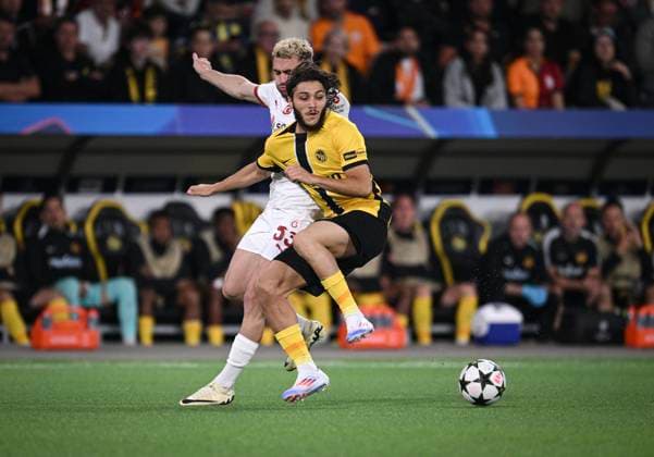 FOOTBALL Champions League Qualification Season 2024 2025 First leg BSC Young Boys Bern Galatasaray Istanbul 21 08 2024 Jaouen Hadjam right, BSC Young Boys Bern vs Baris Alper Yilmaz left, BSC Young Boys Bern