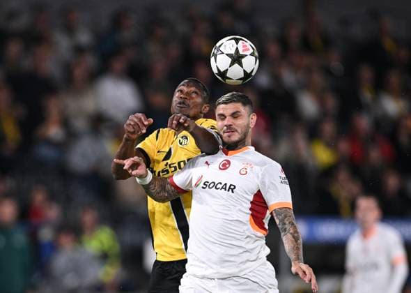 FOOTBALL Champions League Qualification Season 2024 2025 First leg BSC Young Boys Bern Galatasaray Istanbul 21 08 2024 Mauro Icardi right, Galatasaray Istanbul vs Mohamed Ali Camara left, BSC Young Boys Bern
