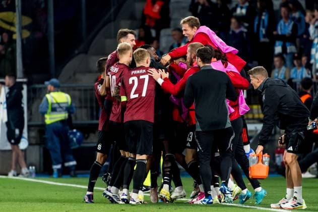 240821 Matej Rynes of Sparta Prague celebrate with teammates after scoring the 0 2 goal during the UEFA Champions League football match between Malmö FF and Sparta Prague on August 21, 2024 in Malmö Photo Christian Örnberg BILDBYRAN COP 166 CO0456 fotboll football soccer fotball champions league malmö ff sparta prag bbeng play off bbauto jubel  Copyright: CHRISTIANxÖRNBERG BB240821CO083