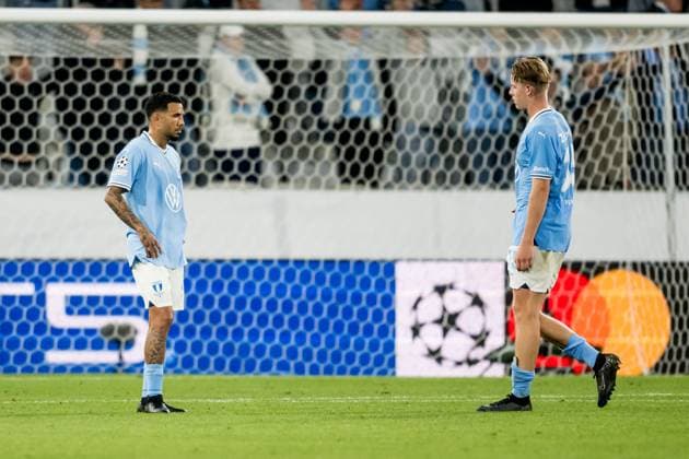 240821 Sergio Pena and Nils Zetterström of Malmö FF look dejected after the UEFA Champions League football match between Malmö FF and Sparta Prague on August 21, 2024 in Malmö Photo Christoffer Borg Mattisson BILDBYRAN COP 261 CO0456 fotboll football soccer fotball champions league malmö ff sparta prag bbeng play off depp  Copyright: CHRISTOFFERxBORGxMATTISSON BB240821CB061