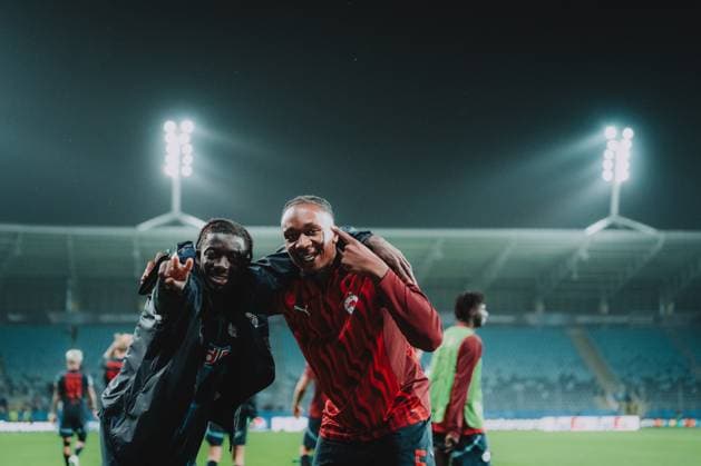UEFA Champions League Play Off: Dynamo Kyiv - FC Salzburg LUBLIN, POLAND - AUGUST 21: Dorgeles Nene and Bryan Okoh of FC Salzburg celebrate their team™s victory after the UEFA Champions League play off first leg match Dynamo Kyiv vs FC Salzburg on August 21, 2024 in Lublin, Poland. Copyright: xAndreasxSchaadx-xFCxRedxBullxSalzburgx AS3_7932LR