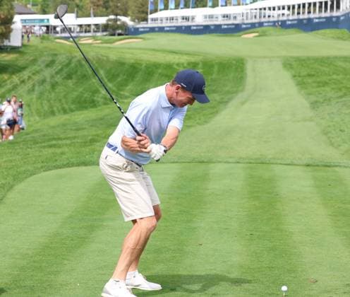 CASTLE ROCK, CO - AUGUST 21: NFL, American Football Herren, USA Hall of Fame quarterback Peyton Manning plays a tee shot on the 18th hole during the PGA, Golf Herren FedExCup BMW Championship Pro Am on August 21st, 2024, at Castle Pines Golf Club in Castle Rock, Colorado. (Photo by Brian Spurlock Icon Sportswire) GOLF: AUG 21 PGA FedExCup Playoffs - BMW Championship Pro Am EDITORIAL USE ONLY Icon24082127
