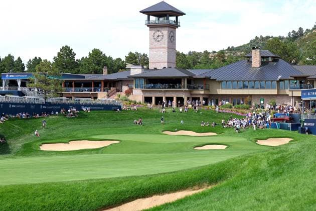 CASTLE ROCK, CO - AUGUST 21: A wide angle view of the 18th hole as seen during the PGA, Golf Herren FedExCup BMW Championship Pro Am on August 21st, 2024, at Castle Pines Golf Club in Castle Rock, Colorado. (Photo by Brian Spurlock Icon Sportswire) GOLF: AUG 21 PGA FedExCup Playoffs - BMW Championship Pro Am EDITORIAL USE ONLY Icon24082133
